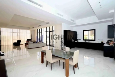 Contemporary Corner Villa Retreat with Swimming Pool-3