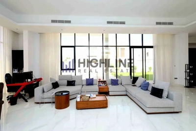 Contemporary Corner Villa Retreat with Swimming Pool-4