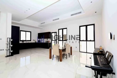 Contemporary Corner Villa Retreat with Swimming Pool-7