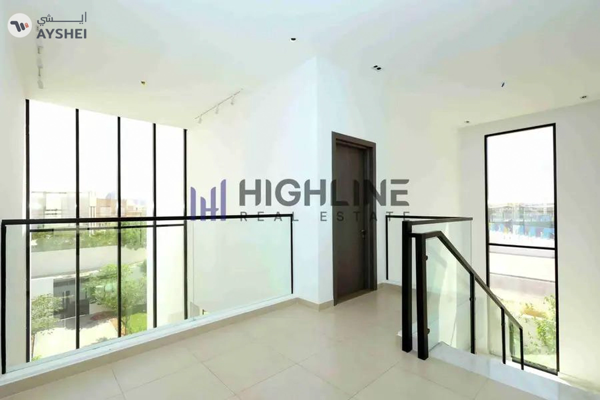 Contemporary Corner Villa Retreat with Swimming Pool-18-18