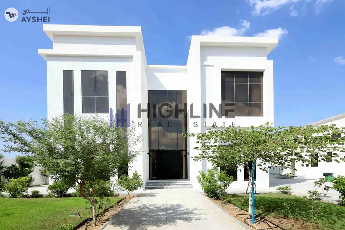 Contemporary Corner Villa Retreat with Swimming Pool-1-1