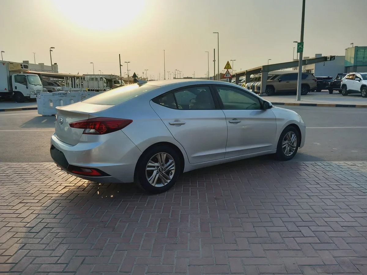 Hyundai Elantra 2019 - American Specs-5-5
