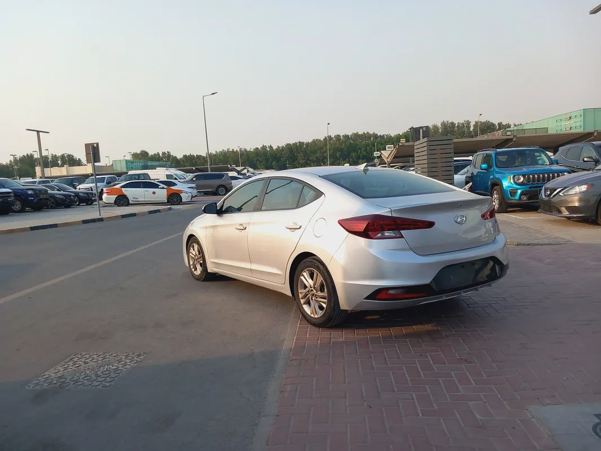 Hyundai Elantra 2019 - American Specs-6-6
