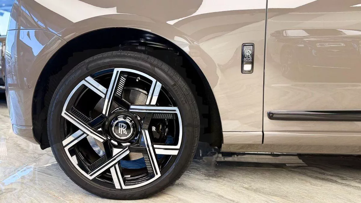Rolls Royce Cullinan BLACK BADGE - Rolls Royce Cullinan 2025-18-0
