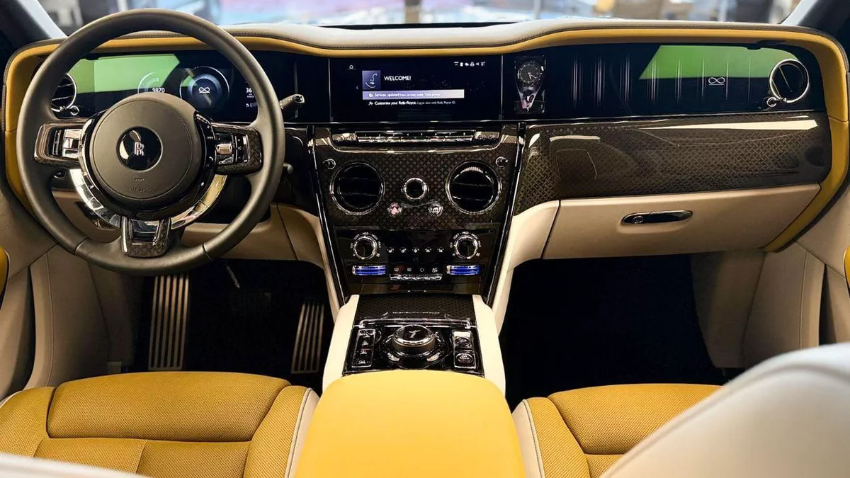 Rolls Royce Cullinan BLACK BADGE - Rolls Royce Cullinan 2025-5-0