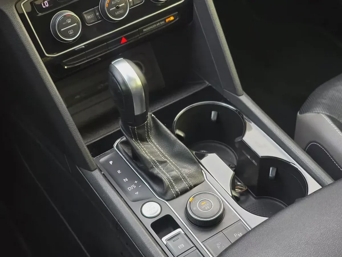 2021 Volkswagen Teramont Comfortline GCC Specs | 2Keys | Orginal paint | Full opition | Single Owner-11-11