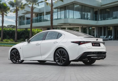 4,289 P.M |  IS 350 F Sport Prestige | 0% Downpayment | Lexus Warranty!-2