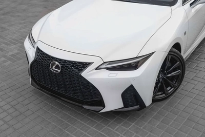 4,289 P.M |  IS 350 F Sport Prestige | 0% Downpayment | Lexus Warranty!-6