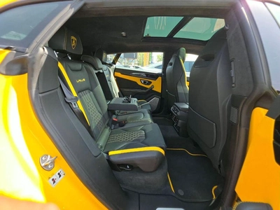 Lamborghini Urus S 4.0T V8 S Canadian Specs Original paint 2023 - AED 880,000 (AED 925,000)-10