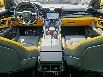 Lamborghini Urus S 4.0T V8 S Canadian Specs Original paint 2023 - AED 880,000 (AED 925,000)-3