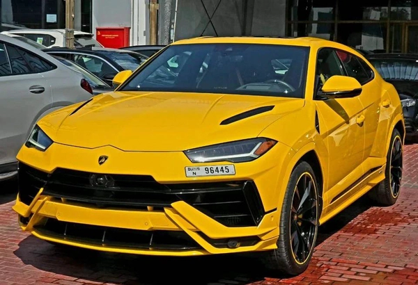 Lamborghini Urus S 4.0T V8 S Canadian Specs Original paint 2023 - AED 880,000 (AED 925,000)