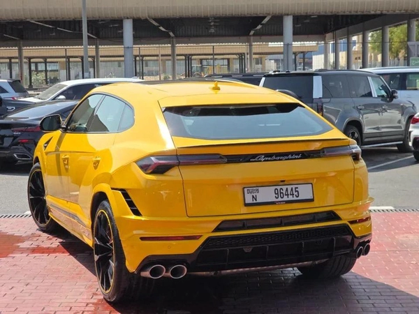 Lamborghini Urus S 4.0T V8 S Canadian Specs Original paint 2023 - AED 880,000 (AED 925,000)