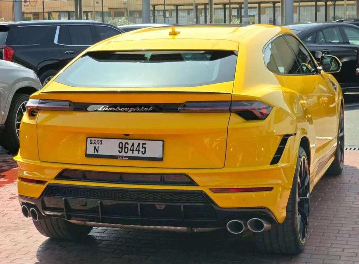 Lamborghini Urus S 4.0T V8 S Canadian Specs Original paint 2023 - AED 880,000 (AED 925,000)-16-16