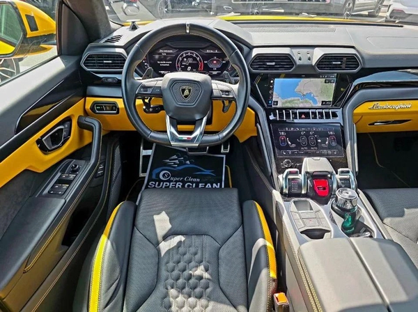 Lamborghini Urus S 4.0T V8 S Canadian Specs Original paint 2023 - AED 880,000 (AED 925,000)