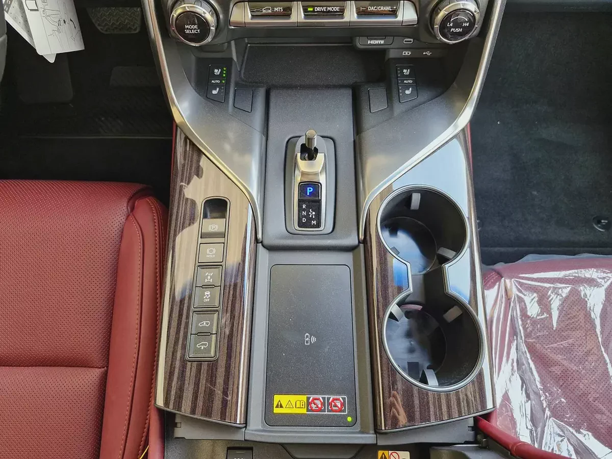 2026 Lexus LX 700h Signature - GCC Specs - Brand New-17-17