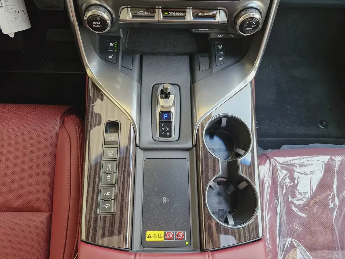 2026 Lexus LX 700h Signature - GCC Specs - Brand New-19-19
