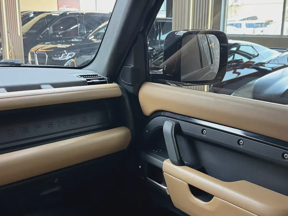 2025 Land Rover Defender P500 V8 - American Specs - Brand New-7-7