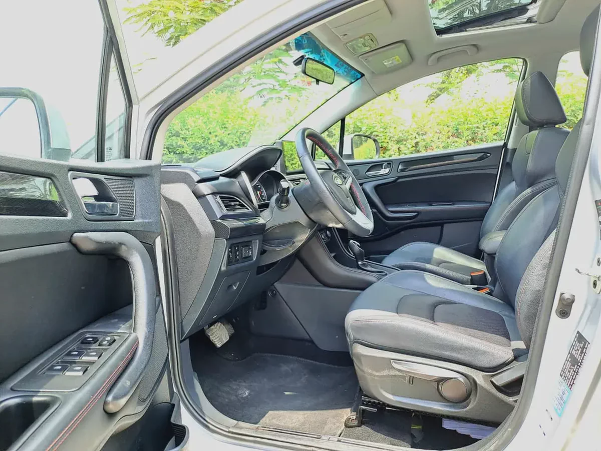 444-Monthly l GCC l Sunroof, Leather, Cruise l Accident Free-9-9