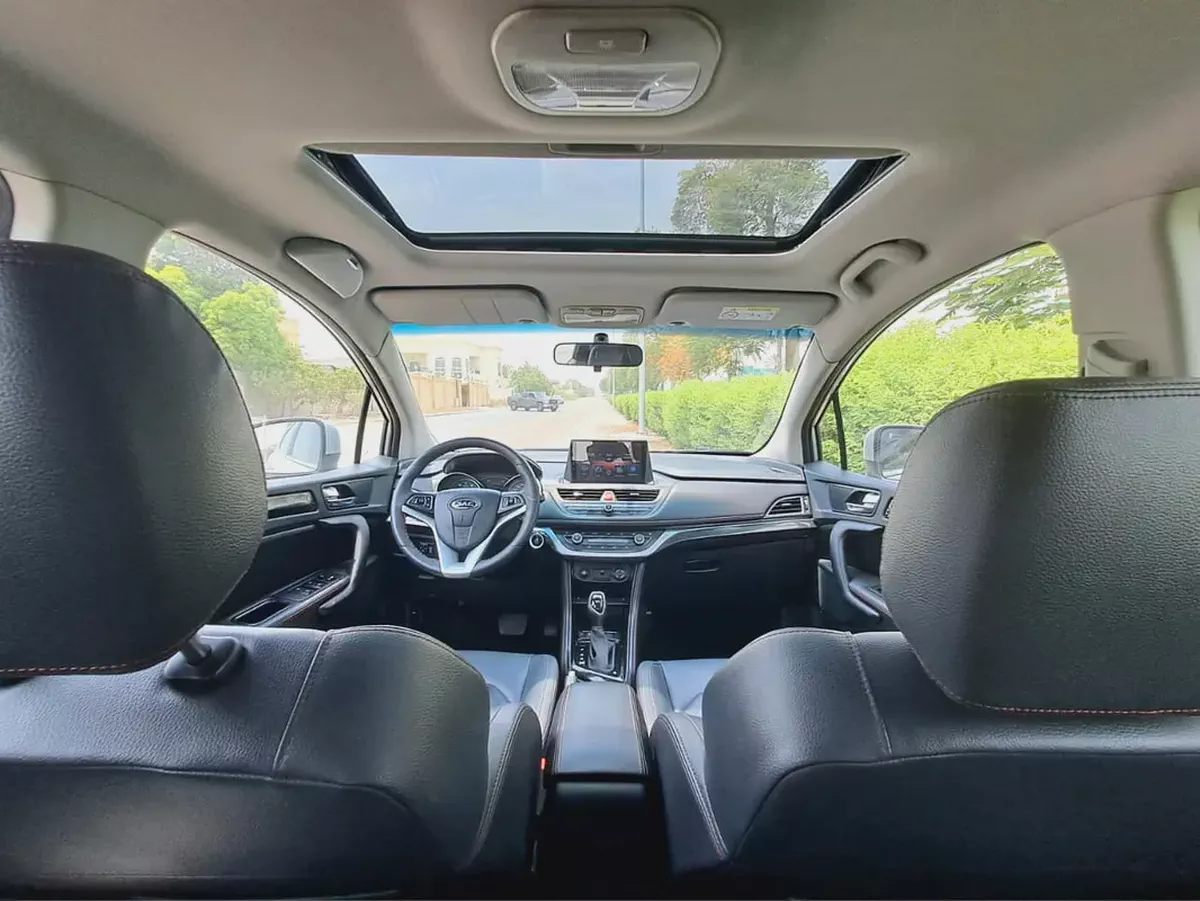 444-Monthly l GCC l Sunroof, Leather, Cruise l Accident Free-6-6