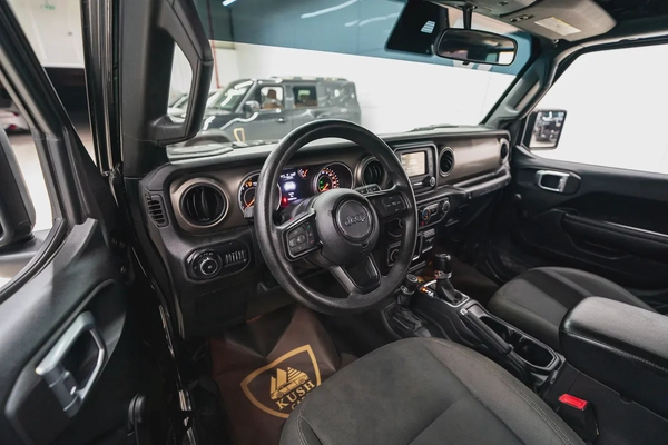 2019 JEEP WRANGLER UNLIMITED SPORTS IN EXCELLENT CONDITION