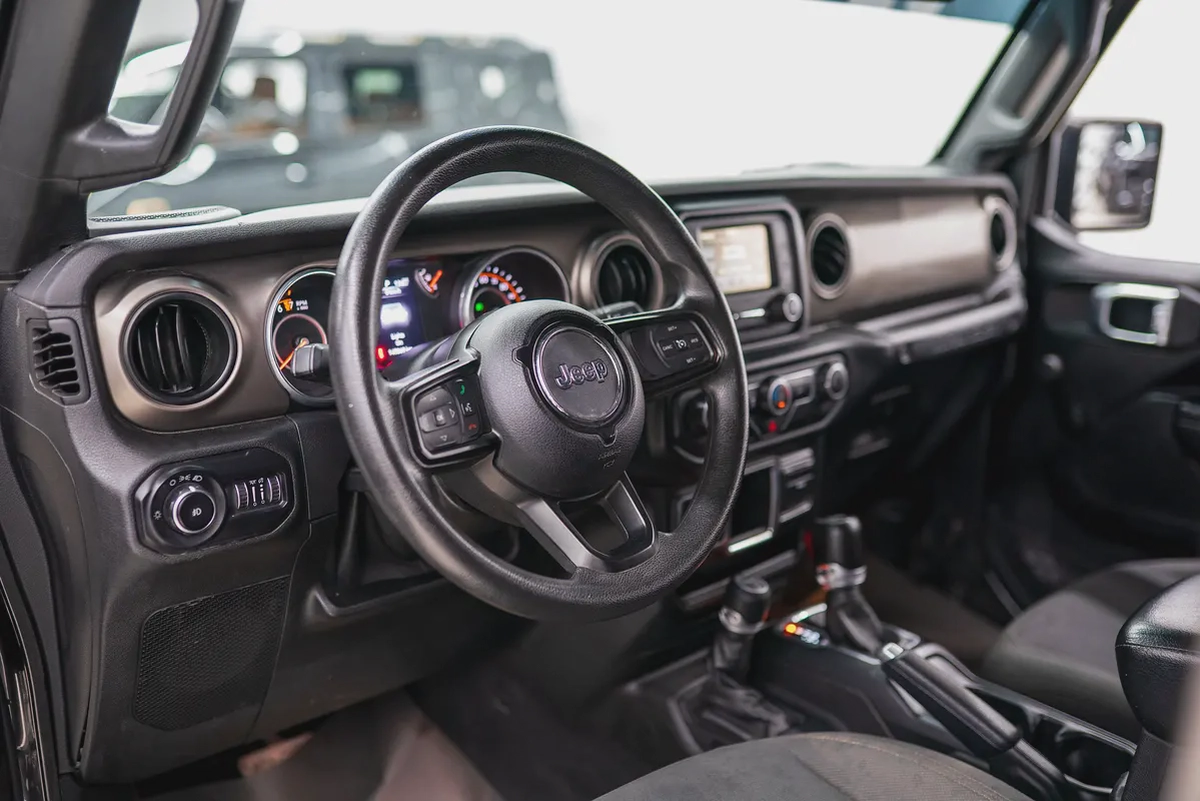 2019 JEEP WRANGLER UNLIMITED SPORTS IN EXCELLENT CONDITION