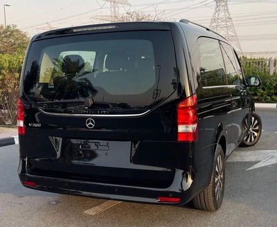 Mercedes Benz V300 5 years Warranty 2025 GCC - AED 285,000 (AED 309,000)-7