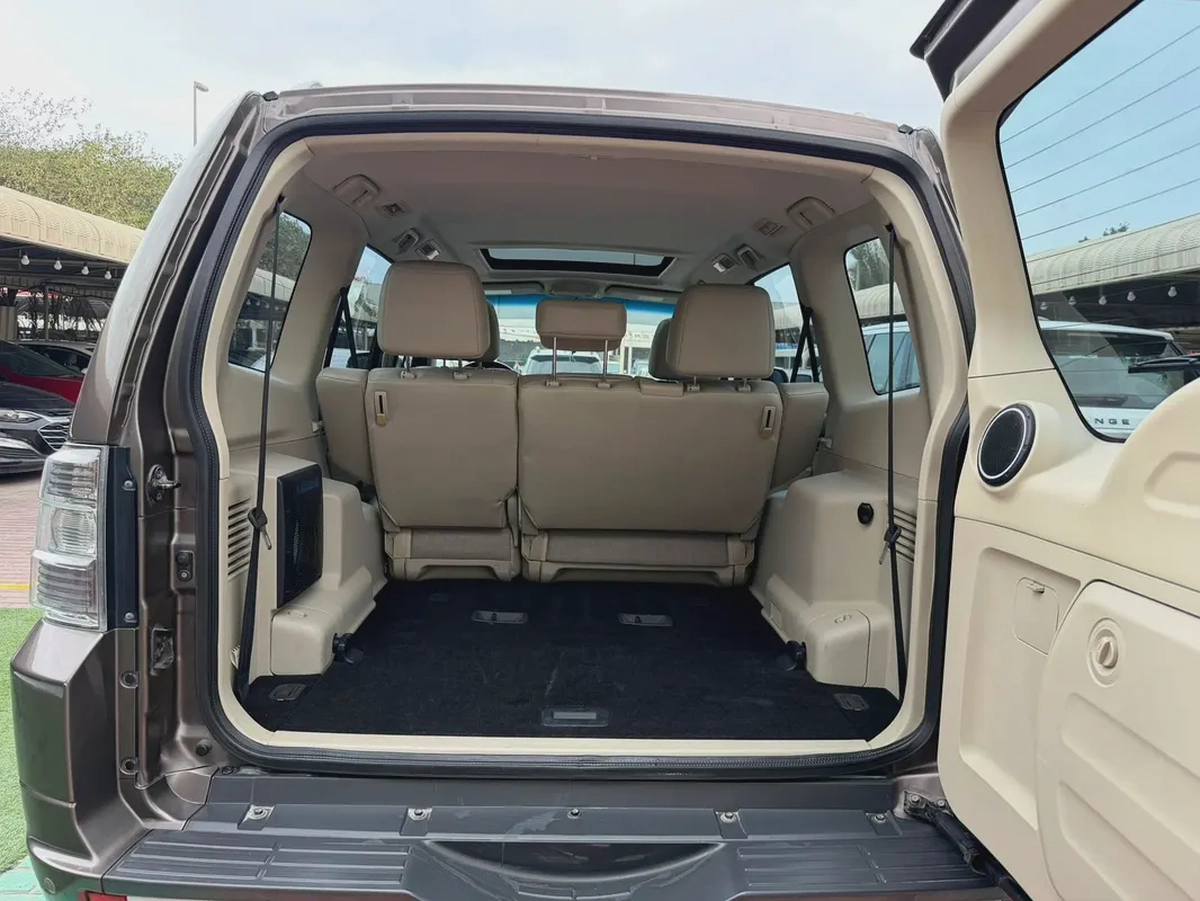 Mitsubishi Pajero GLS 2010 - GCC Specs - Reliable SUV-9-9