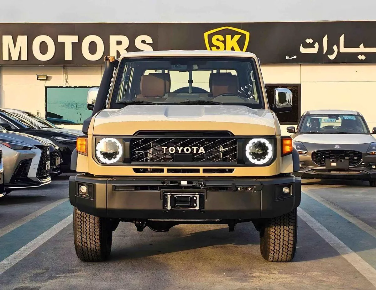 Toyota Land Cruiser Pick Up LC79 LX-Z1 DOUBLE CABIN 2.8L DIESEL V4 AUTOMATIC DOUBLE CABIN / 2.8L V4 DIESEL A/T / DVD CAMERA / WINCH, SNORKEL / DIFF LOCK (CODE#LC79DC28A)-1-0