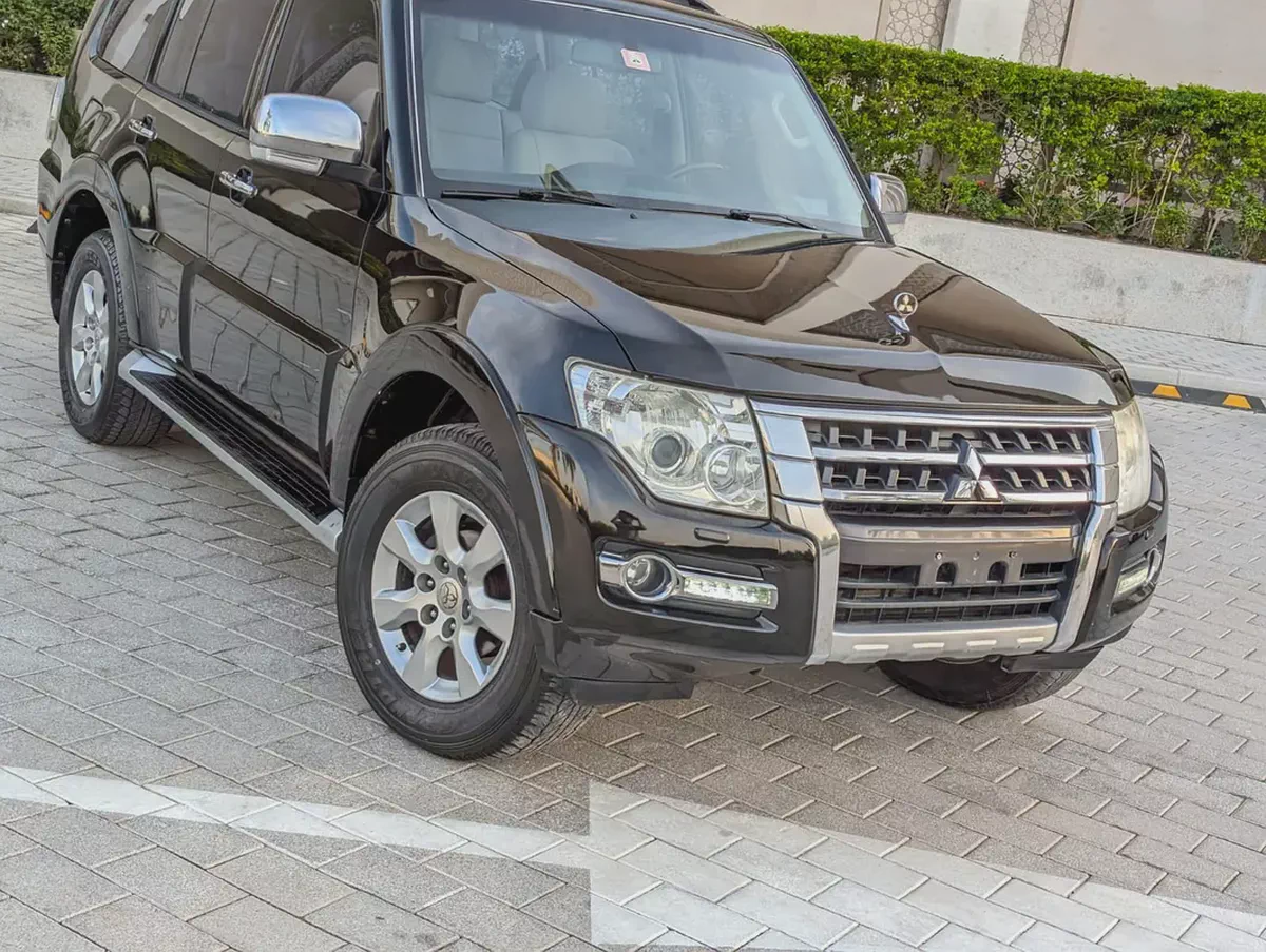MITSUBISHI PAJERO 2016 GLS TOP FULL OPTION GCC V6 3.5L IN EXCELLENT CONDITION-19-19