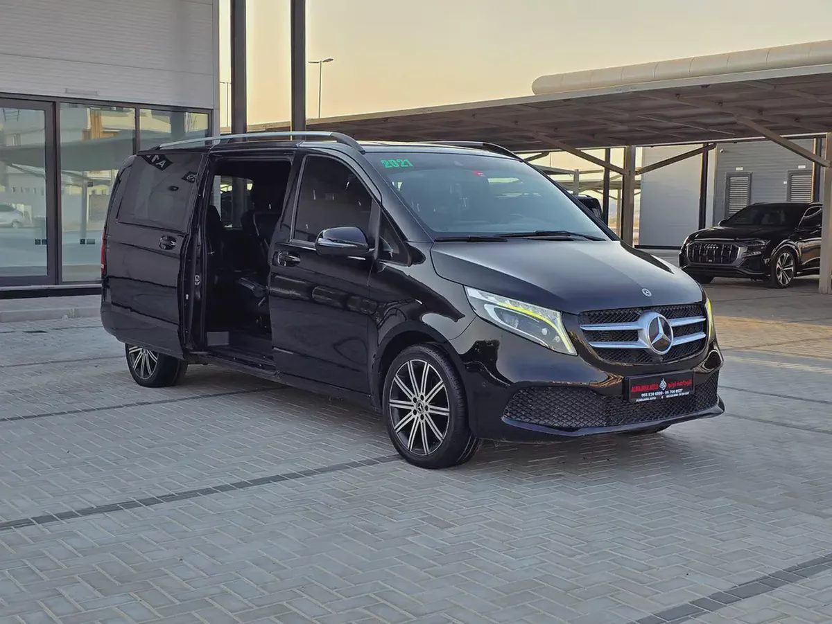 Mercedes-Benz Viano Trend 2022 GCC Specs - Excellent Condition