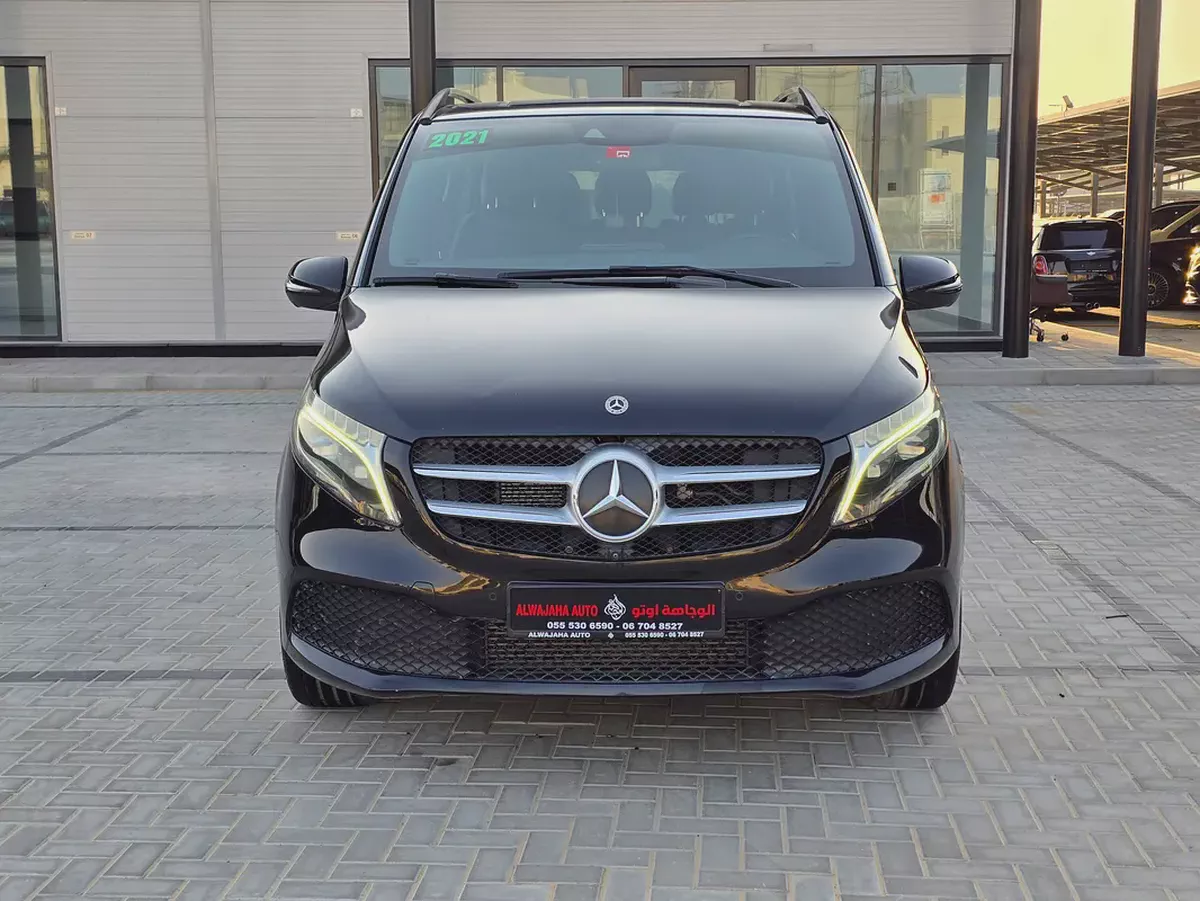 Mercedes-Benz Viano Trend 2022 GCC Specs - Excellent Condition-1-1