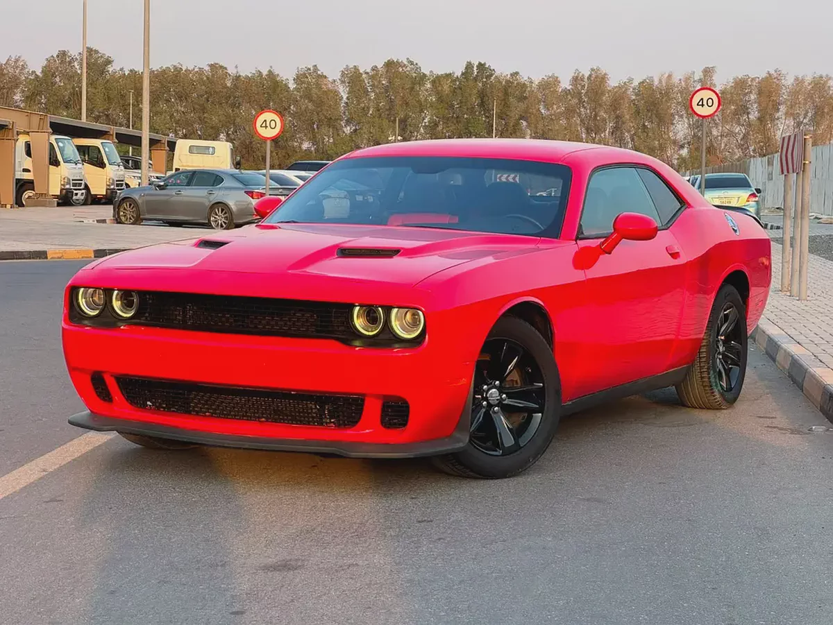 دودج شالنجر sxt V6 بحالة جيدة جاهزة لتسجيل والاستخدام