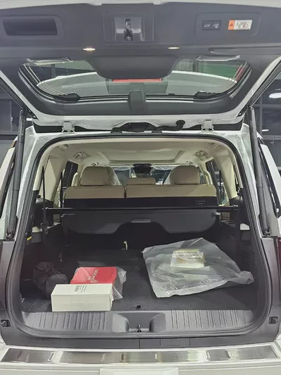 Brand New 2026 Toyota Prado VXL3 GCC Specs Top of the Range تويوتا برادو في اكس ال 3 بنزين فل 2.4-17