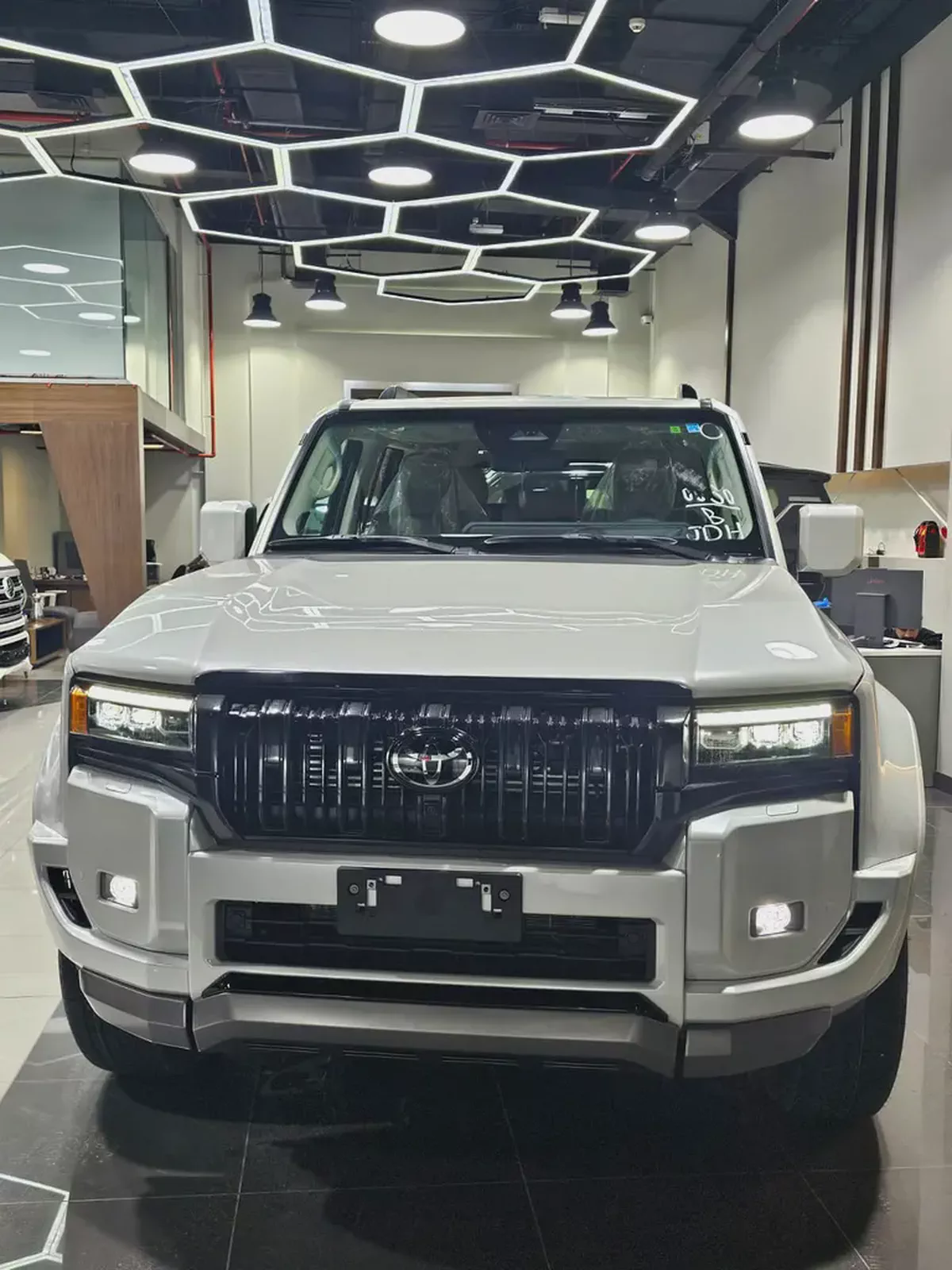 Brand New 2026 Toyota Prado VXL3 GCC Specs Top of the Range تويوتا برادو في اكس ال 3 بنزين فل 2.4-1-1