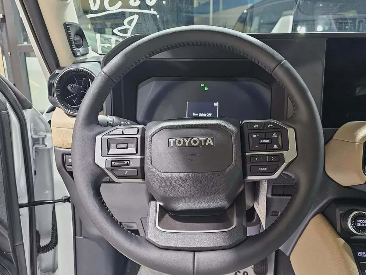 Brand New 2026 Toyota Prado VXL3 GCC Specs Top of the Range تويوتا برادو في اكس ال 3 بنزين فل 2.4-8-8