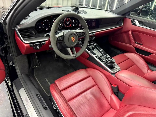 2020 Porsche 911 Carrera | Warranty | Just Been Serviced | Excellent Condition | GCC