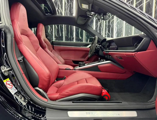 2020 Porsche 911 Carrera | Warranty | Just Been Serviced | Excellent Condition | GCC