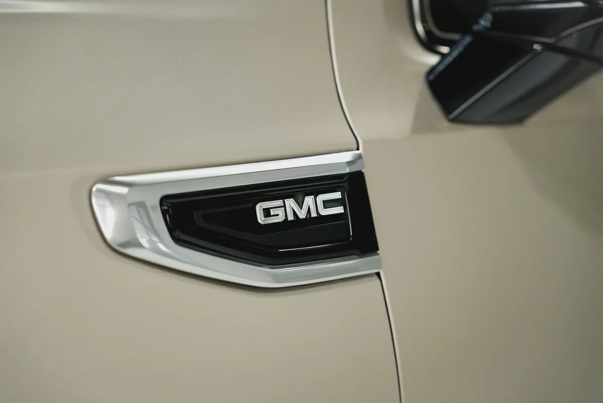 GMC Denali-18-18