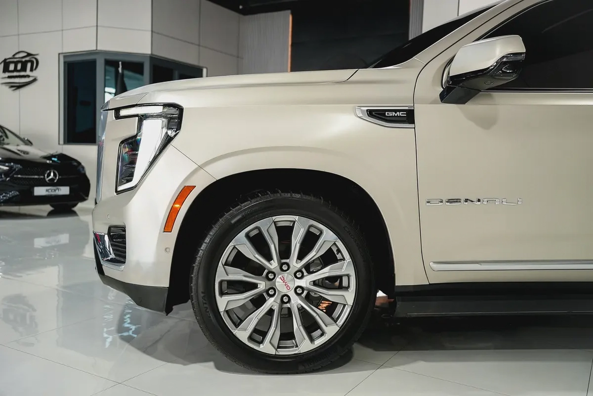 GMC Denali-3-3