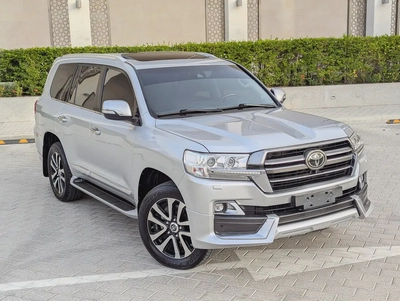 Toyota Land Cruiser VXR Grand Touring 2019 GCC V8 Full Option TOP Very Premium Condition-1