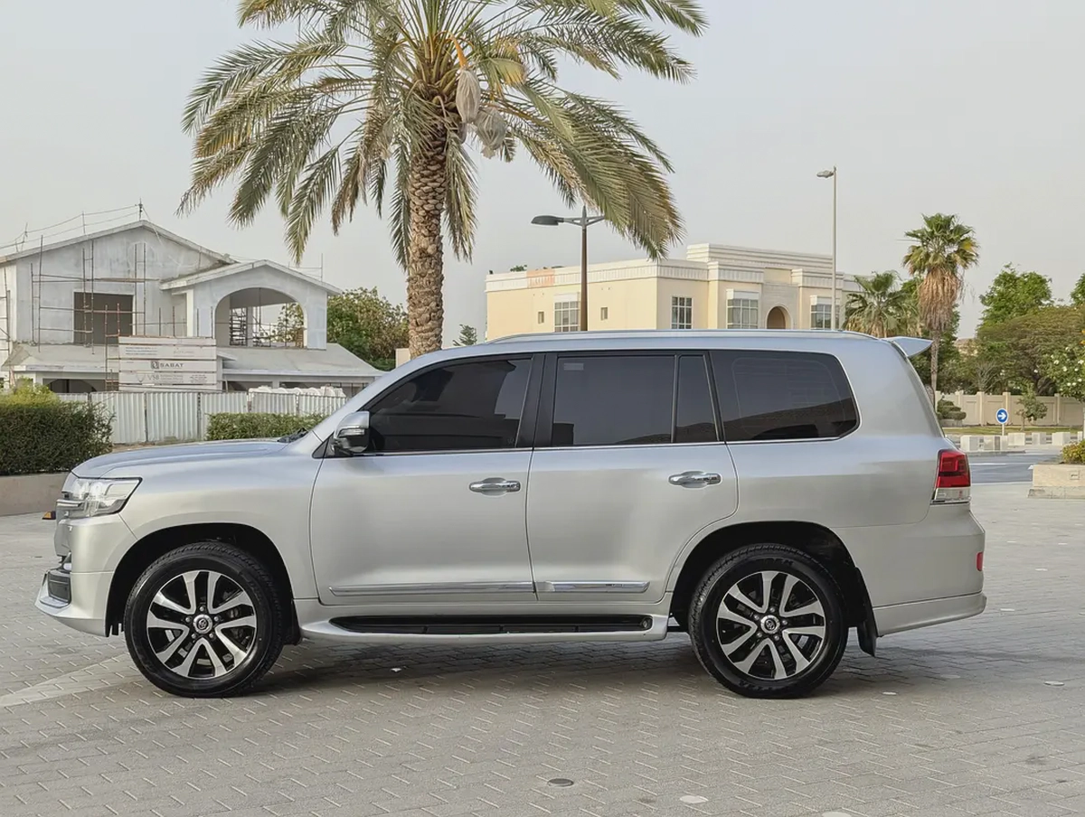 Toyota Land Cruiser VXR Grand Touring 2019 GCC V8 Full Option TOP Very Premium Condition