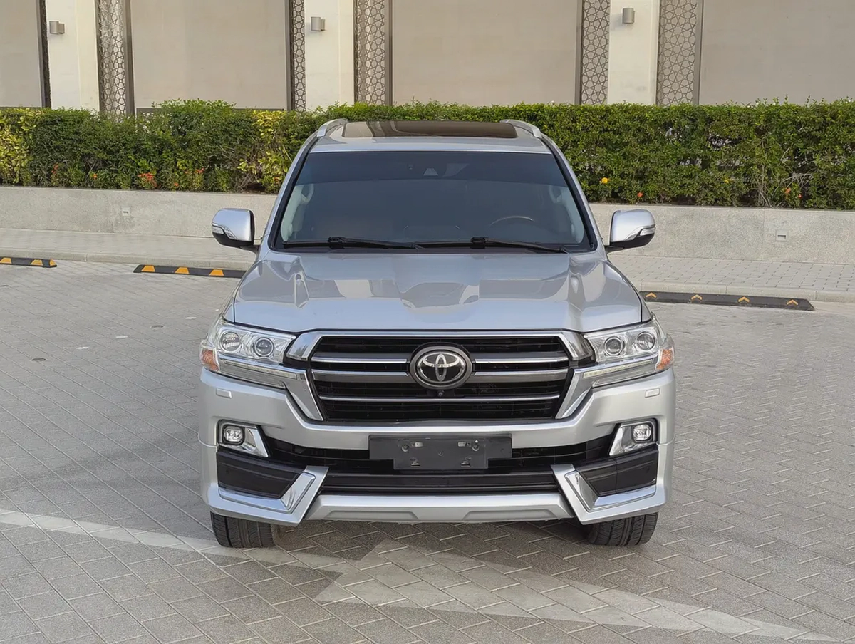 Toyota Land Cruiser VXR Grand Touring 2019 GCC V8 Full Option TOP Very Premium Condition