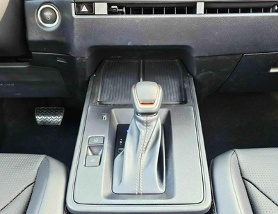 Toyota Corolla Cross ELITE NEW SHAPE || 2.0L HYBRID V4 | RADAR | LEATHER WITH DRIVER PWR SEAT | SUNROOF (CODE # CRCHCN)-18