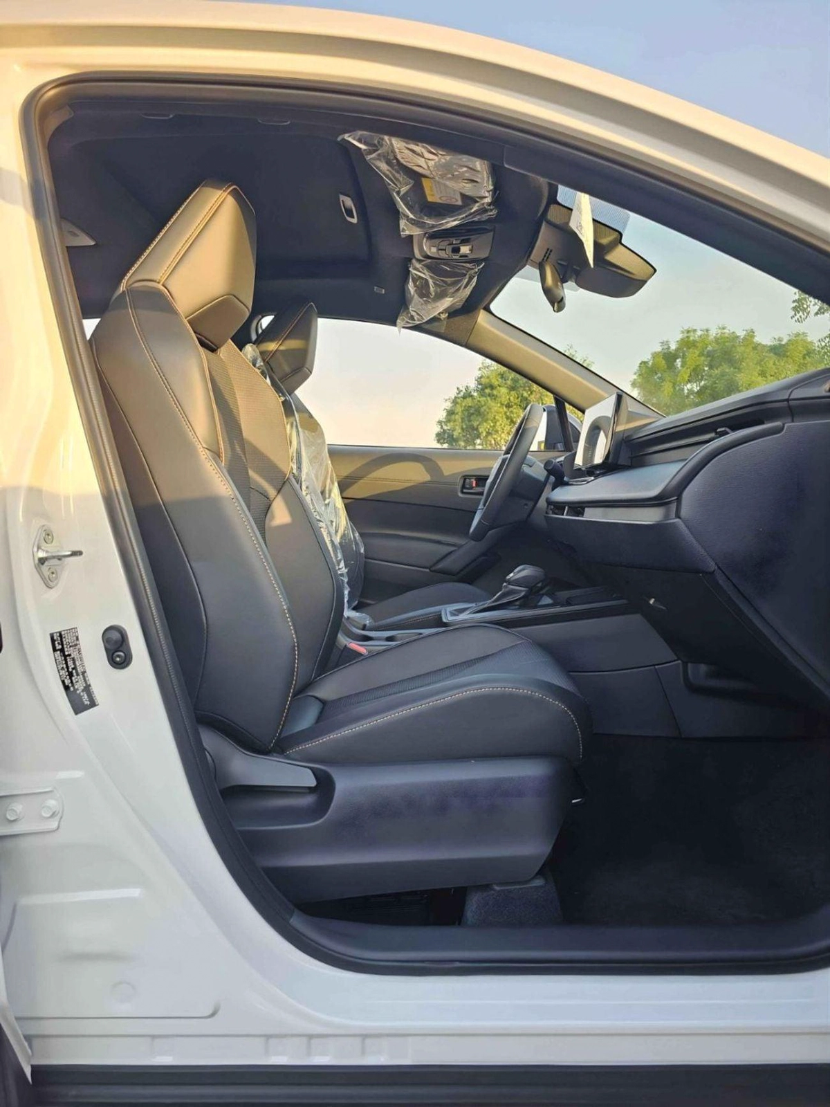 Toyota Corolla Cross ELITE NEW SHAPE || 2.0L HYBRID V4 | RADAR | LEATHER WITH DRIVER PWR SEAT | SUNROOF (CODE # CRCHCN)-13-0