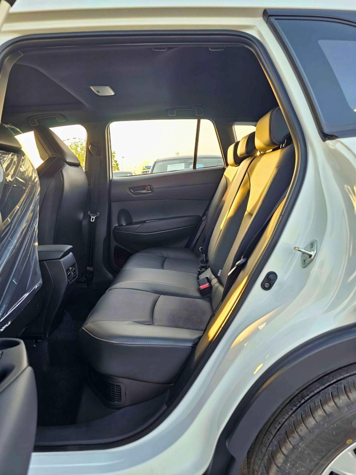 Toyota Corolla Cross ELITE NEW SHAPE || 2.0L HYBRID V4 | RADAR | LEATHER WITH DRIVER PWR SEAT | SUNROOF (CODE # CRCHCN)-14-0
