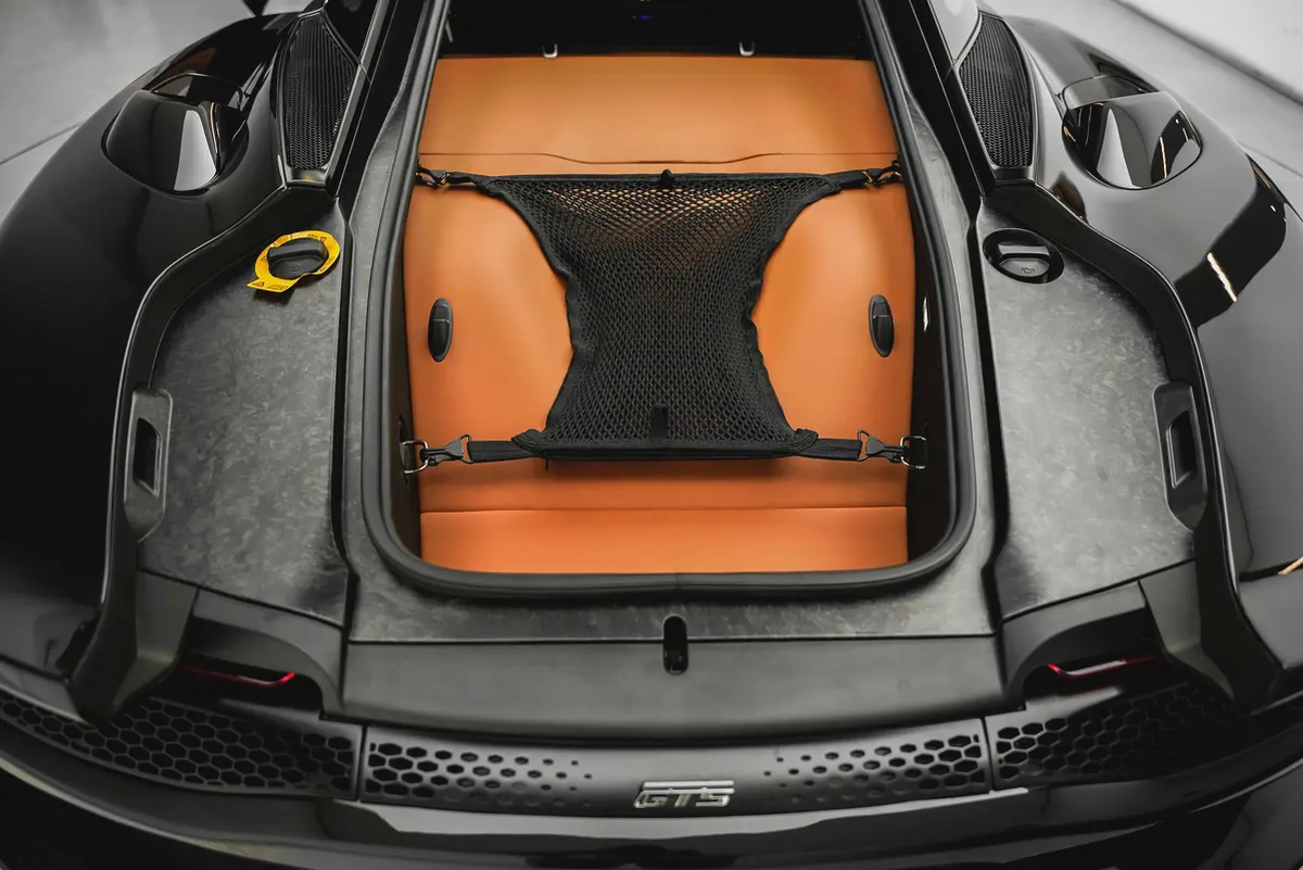 2025 MCLAREN GTS WITH WARRANTY  SERVICE CONTRACT-10-10