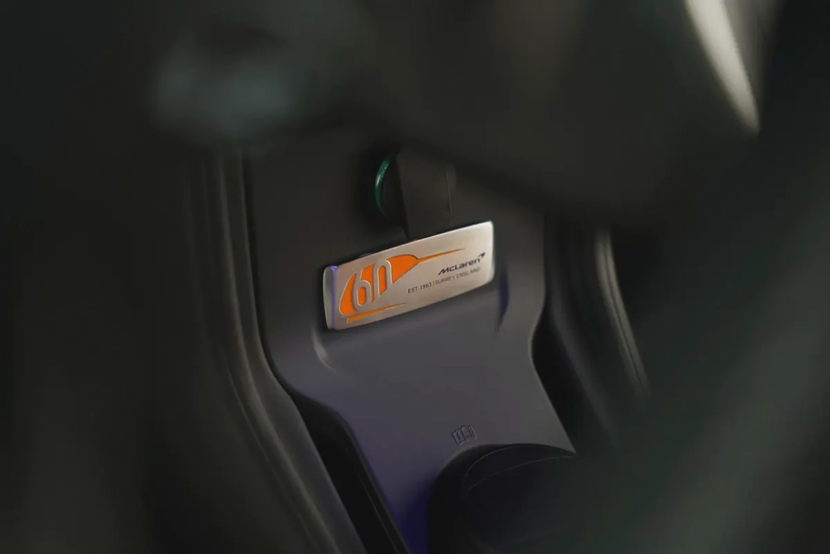 2025 MCLAREN GTS WITH WARRANTY  SERVICE CONTRACT-13-13