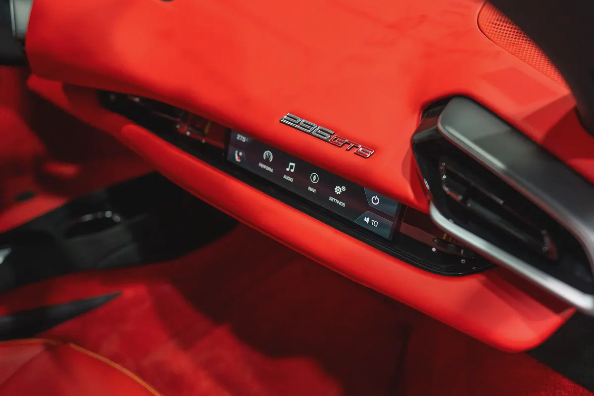 296 GTB | FRONTLIFT | TWO TONE INTERIOR | ENGINE COVERS IN CARBON FIBRE | MATTE GREY WHEELS-11-11
