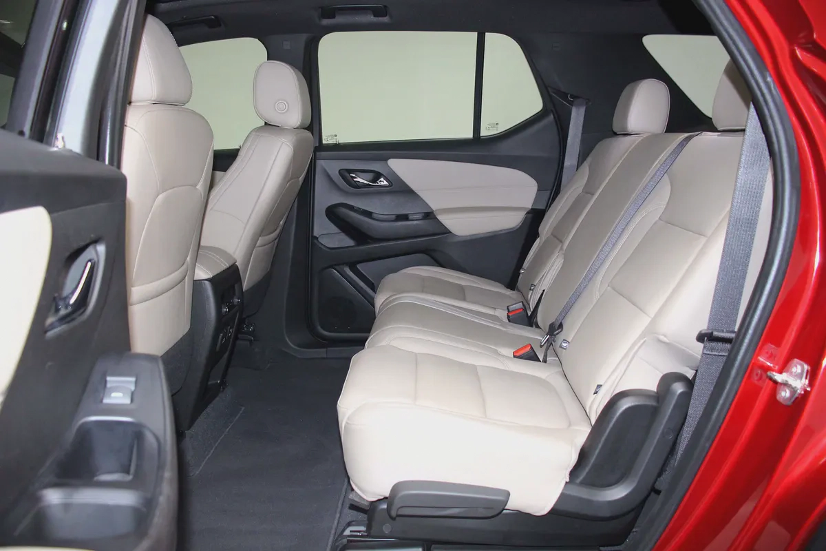2023 Chevrolet Traverse Premier | GCC Specs | Warranty-8-8