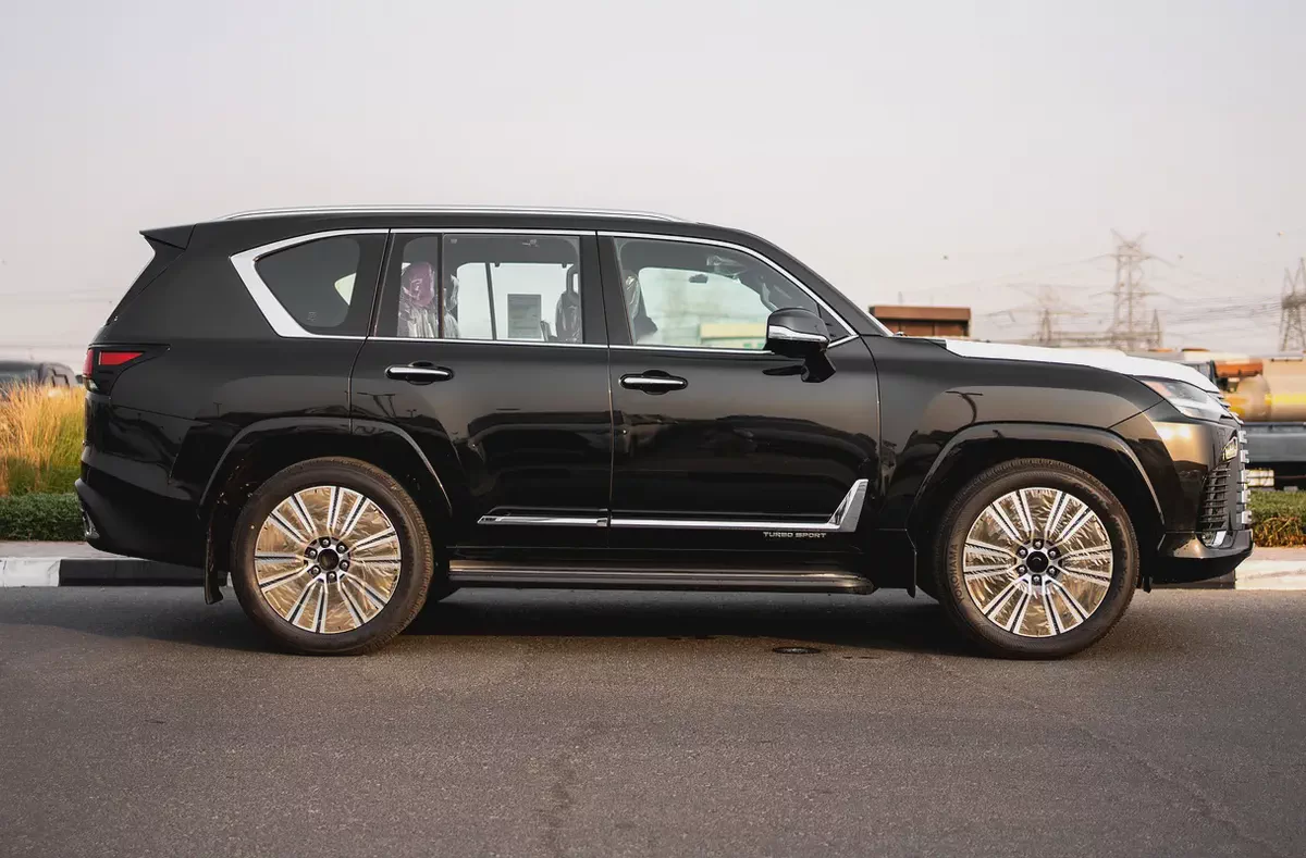 2026 Lexus LX600 Turbo sport 3.5L Twin-Turbo AT Petrol (Black-red)-1-1